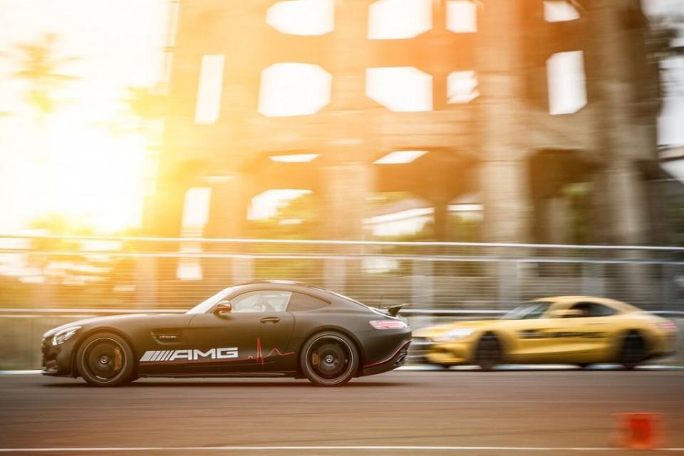 2019-amg-driving-academy-amg