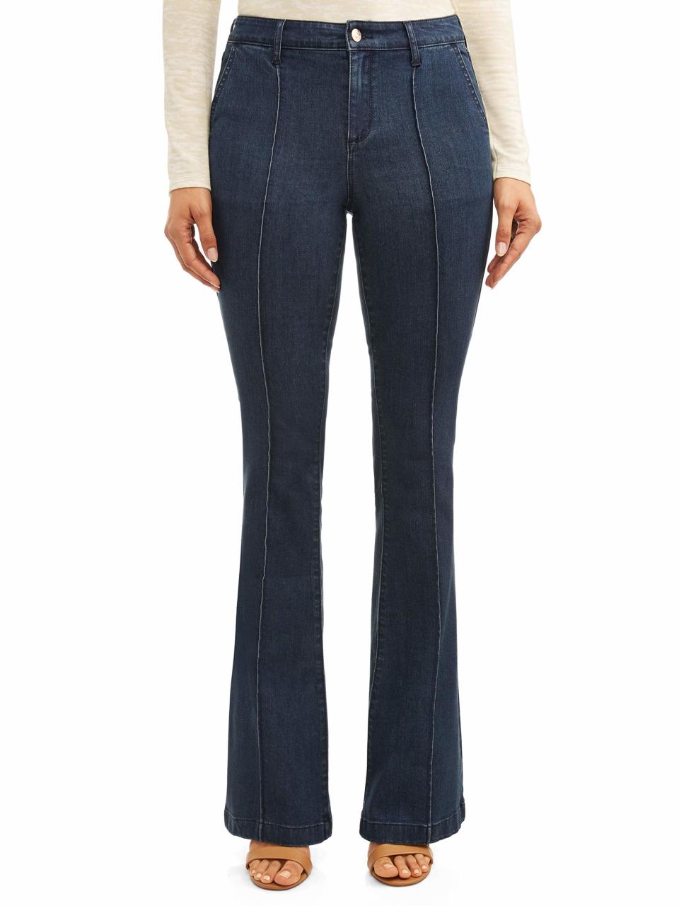 You can never go wrong with a flattering silhouette like flare jeans. (Photo: Walmart)