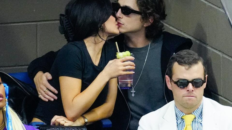 kylie jenner and timothee chalamet kissing at the us open on september 10, 2023