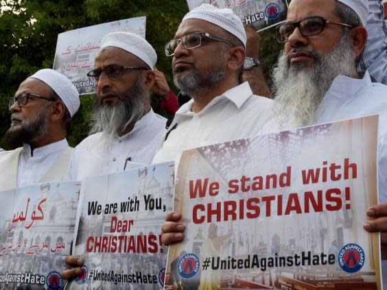 Sri Lanka attacks: Fear of retaliation against Muslims grows as MP calls for burqa ban