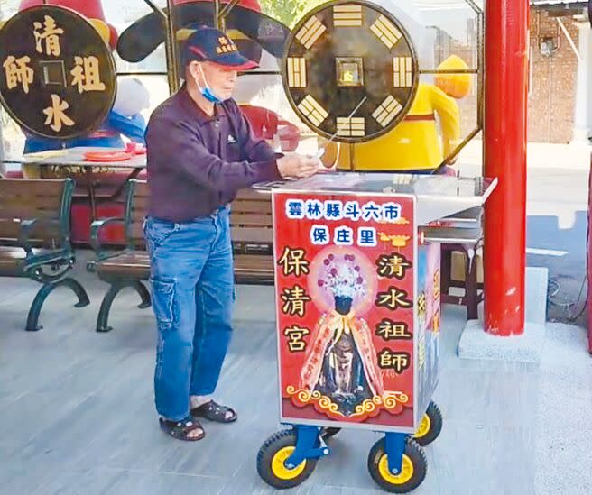雲林縣政府補助宮廟購買電子鞭炮車。（張朝欣攝）