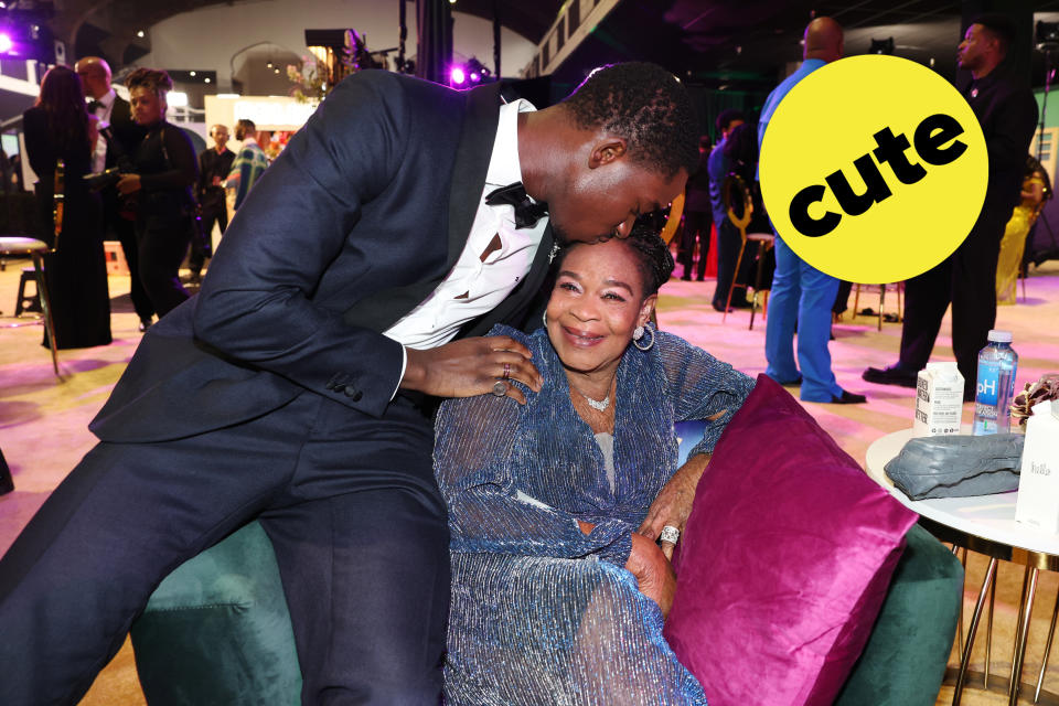 Damson Idris kissing his mother, Philippa Idris