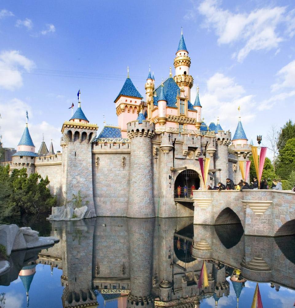 sleeping beauty castle disneyland