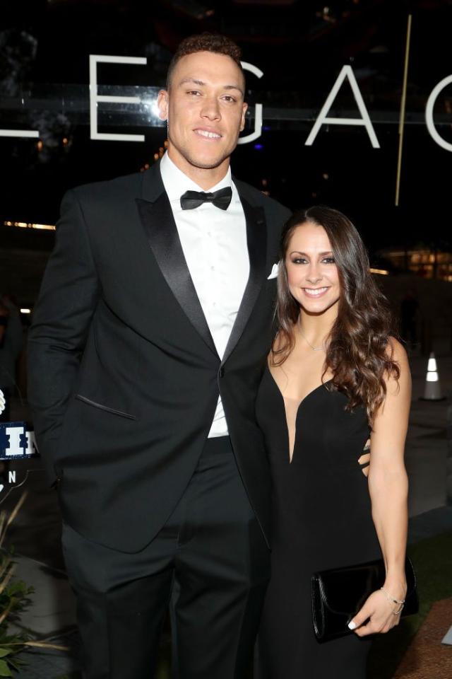 The NY Yankee's great Aaron Judge & wife Samantha Bracksieck cheering on  the New York Rangers 🏙