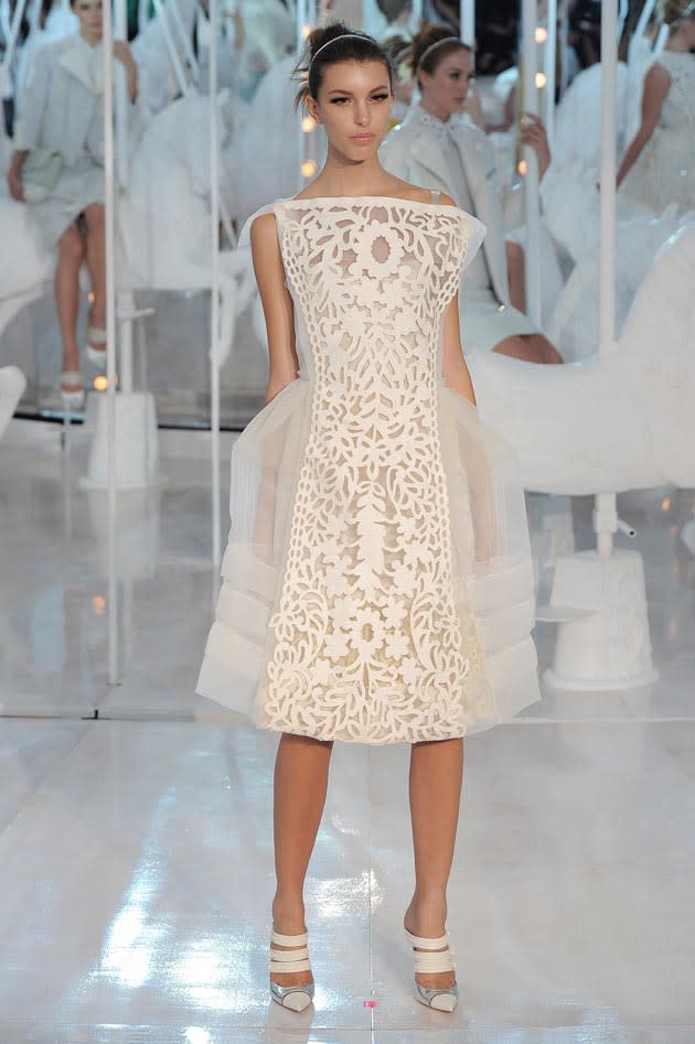 Louis Vuitton - Runway RTW - Spring 2012 - Paris Fashion Week