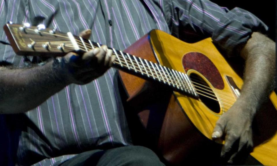 Dr G Yunupingu