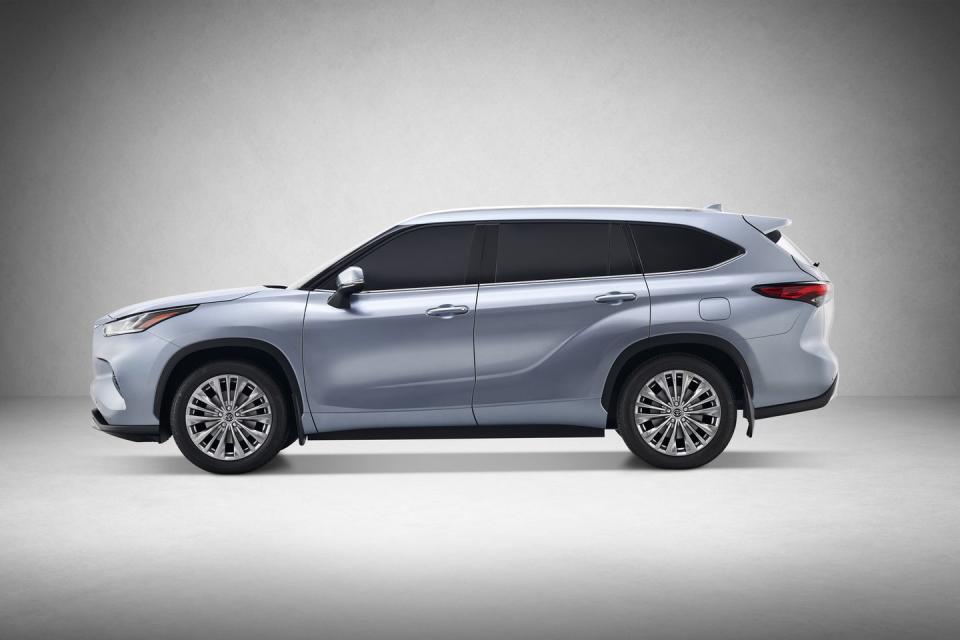 See 2020 Toyota Highlander Photos