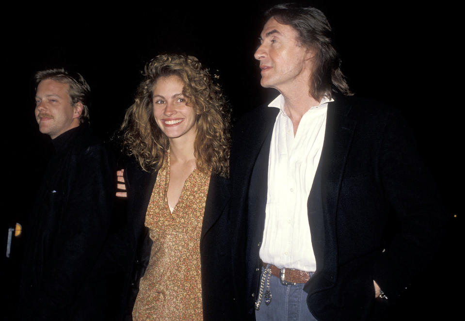 LOS ANGELES - MAY 27:   Actor Kiefer Sutherland, actress Julia Roberts and director Joel Schumacher attend Sandy Gallin's 50th Birthday Party on May 27, 1990 at Eureka Brewery & Restaurant in Los Angeles, California. (Photo by Ron Galella, Ltd./Ron Galella Collection via Getty Images) 