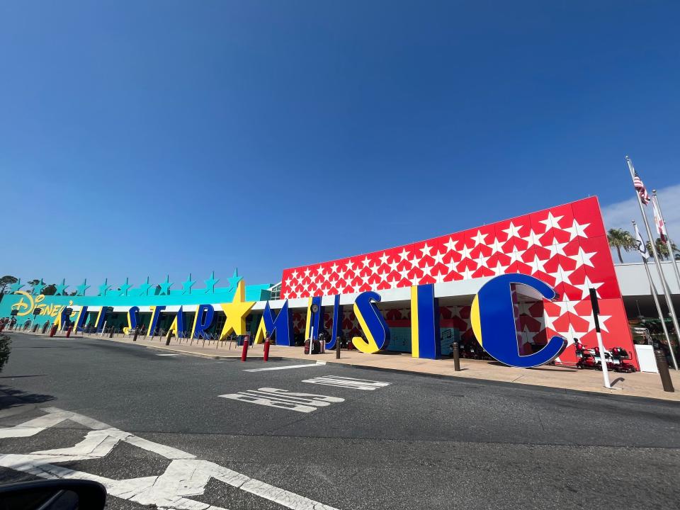 bus stop of disney's all star music resort