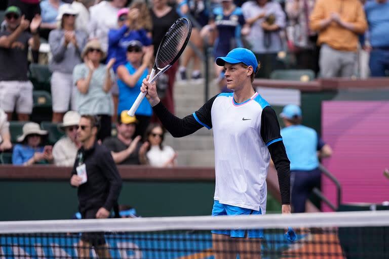 Jannik Sinner es el tenista de mejor presente, pero terminó con molestias la final de Indian Wells