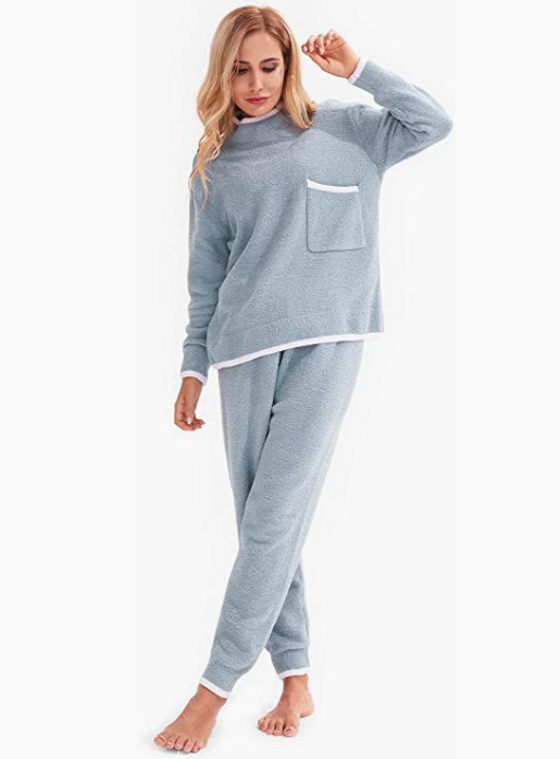 Femofit Plush Fleece Pajamas Set. Image via Amazon.