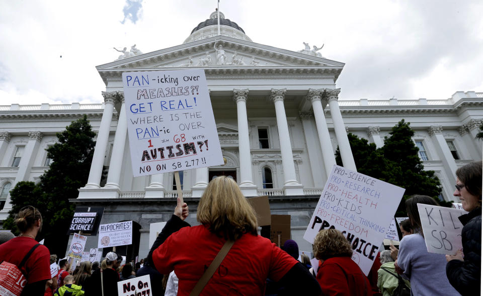 Anti-vaccine protesters demonstrate in front of the California Capitol in 2015, when Sen. Richard Pan's first vaccine law passed. Now, he wants to ensure doctors aren't helping parents lie to schools. (Photo: ASSOCIATED PRESS)