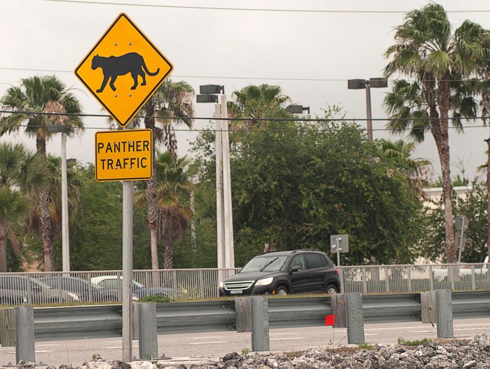 PHOTO: A panther crossing warning sign along a road in Naples, Fla. (STOCK PHOTO/Getty Images)