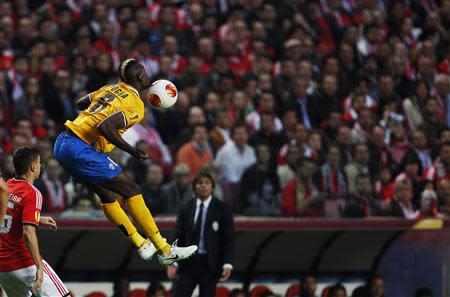 Juventus' Paul Pogba tries to control the ball during their Europa League semi-final first leg soccer match against Benfica at Luz stadium in Lisbon April 24, 2014. REUTERS/Rafael Marchante