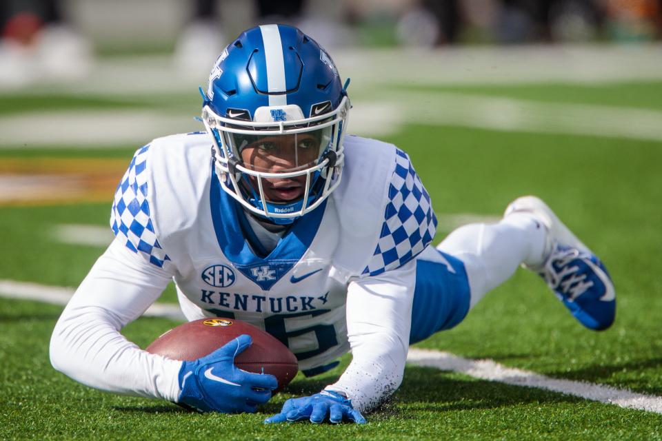 Nov 5, 2022; Columbia, Missouri, USA; Kentucky Wildcats defensive back Kobi Albert (16) dives on a loose ball during the third quarter against the Missouri Tigers at Faurot Field at Memorial Stadium. Mandatory Credit: William Purnell-USA TODAY Sports