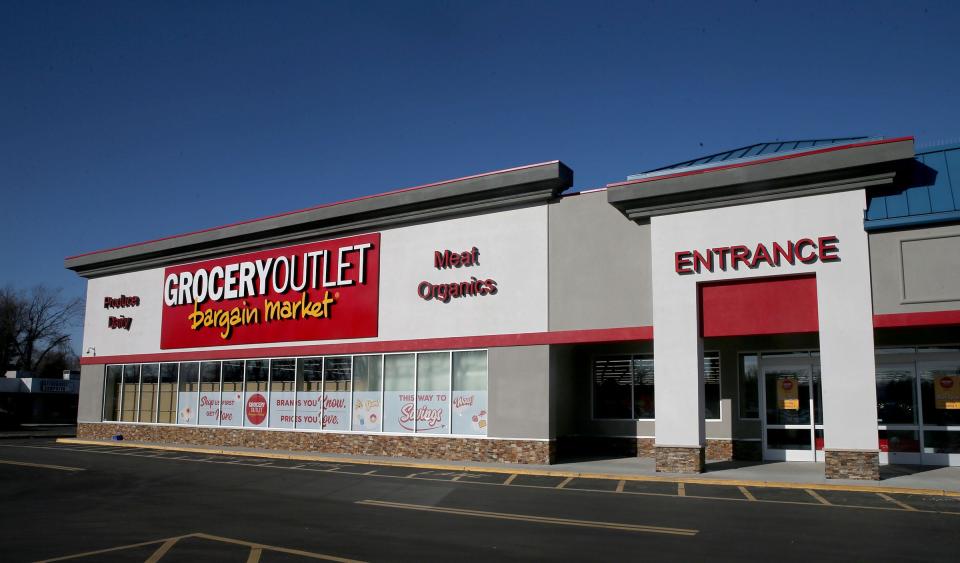 A new Grocery Outlet location is anticipated to open next year at Warwick Square shopping center.