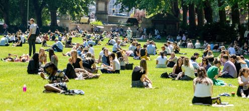   <span class="attribution"><a class="link " href="https://www.alamy.com/london-uk-15th-june-2022-uk-weather-office-workers-take-break-with-the-summer-sunshine-and-record-temperatures-in-victoria-tower-gardens-london-uk-office-workers-sunbathing-credit-ian-davidsonalamy-live-news-image472567568.html?imageid=66E8BE22-E4F8-419D-B915-3DB7839772EA&p=276859&pn=2&searchId=03866c8a63228eca29686059fbe32d5d&searchtype=0" rel="nofollow noopener" target="_blank" data-ylk="slk:Ian Davidson/Alamy;elm:context_link;itc:0;sec:content-canvas">Ian Davidson/Alamy</a></span>