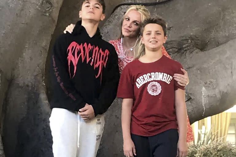 Britney Spears junto a Sean Preston y Jayden James