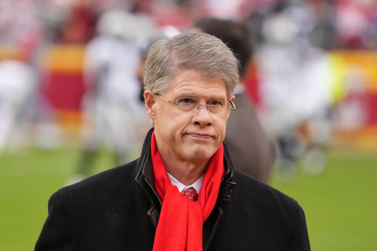 Clark Hunt, dueño de los Kansas City Chiefs, fue el peor calificado en la evaluación realizada por la Asociación de Jugadores de la NFL esta temporada. (Foto: Kirby Lee/Getty Images)