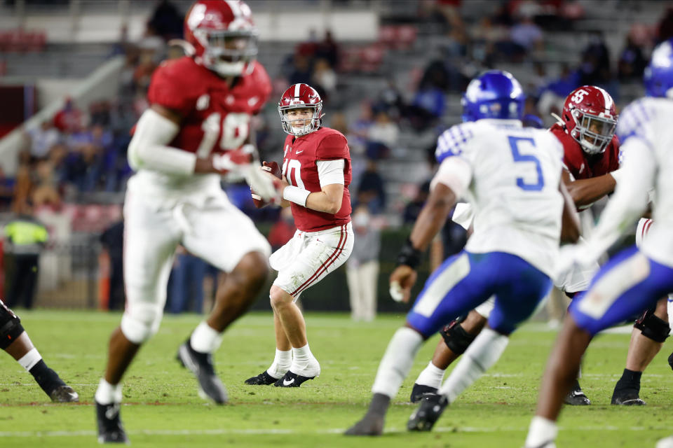 TUSCALOOSA, AL - NOVEMBER 21: Mac Jones #10 of the Alabama Crimson Tide looks upfield for a receiver against the Kentucky Wildcats at Bryant-Denny Stadium on November 21, 2020 in Tuscaloosa, Alabama. (Photo by UA Athletics/Collegiate Images/Getty Images)