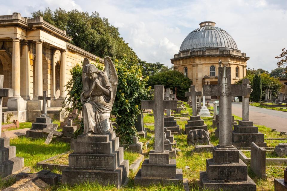 Anglican Chapel and Colonnade, Brompton CemeteryAlamy Stock Photo