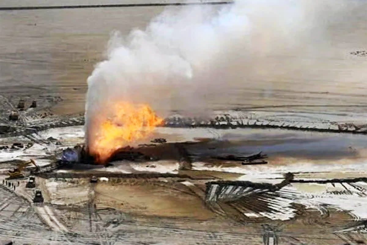 A burning well on the Buzachi Neft-operated Karaturun East field in the Mangistau region of Kazakhstan in 2023  (Mangistau Reginal Admininistration)