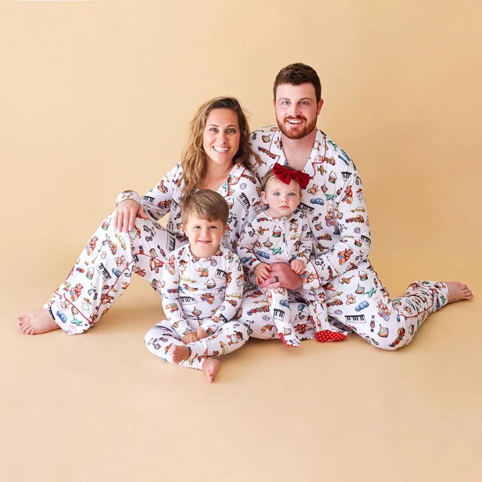 matching family holiday pajamas