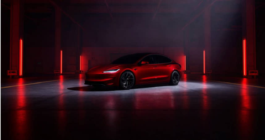 全球同步發表全新性能版本Model 3 Performance，台灣售價233.79萬元起。（圖／Tesla提供）