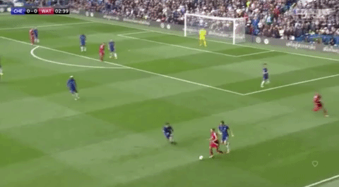 Sometimes David Luiz’s aggressiveness makes him look silly. (Original video: Sky Sports)