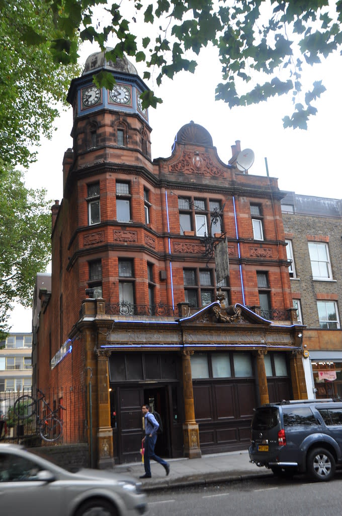 Ye Olde Axe in East London (Credit: Flickr)