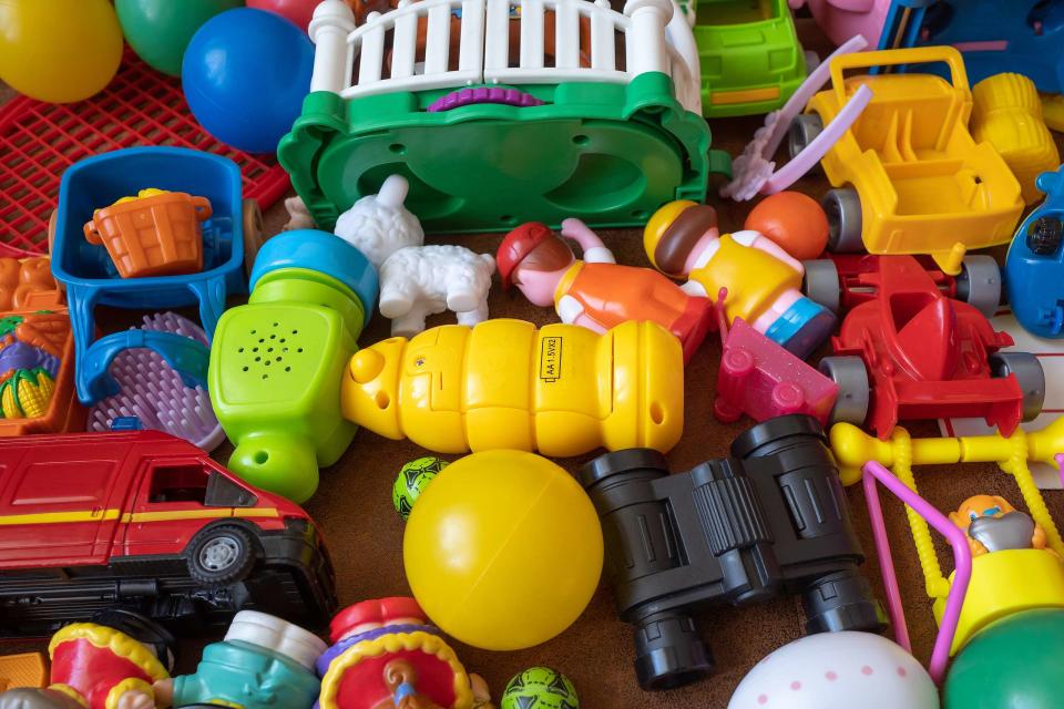 PVC塑膠的使用廣泛，其中包括兒童玩具、家居擺設、水電管線、食品容器等，但它在製作、使用、棄置的過程中都可能對環境和人體造成危害。