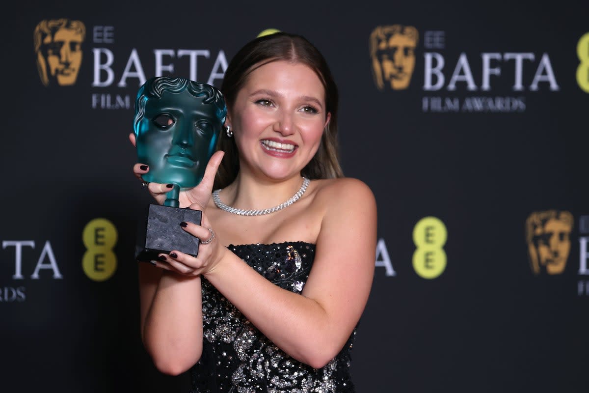Mia McKenna-Bruce pictured with her EE Rising Star award on Sunday (Getty Images)