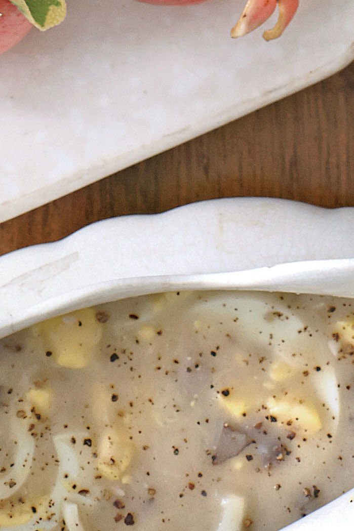 Old-Fashioned Giblet-Egg Gravy