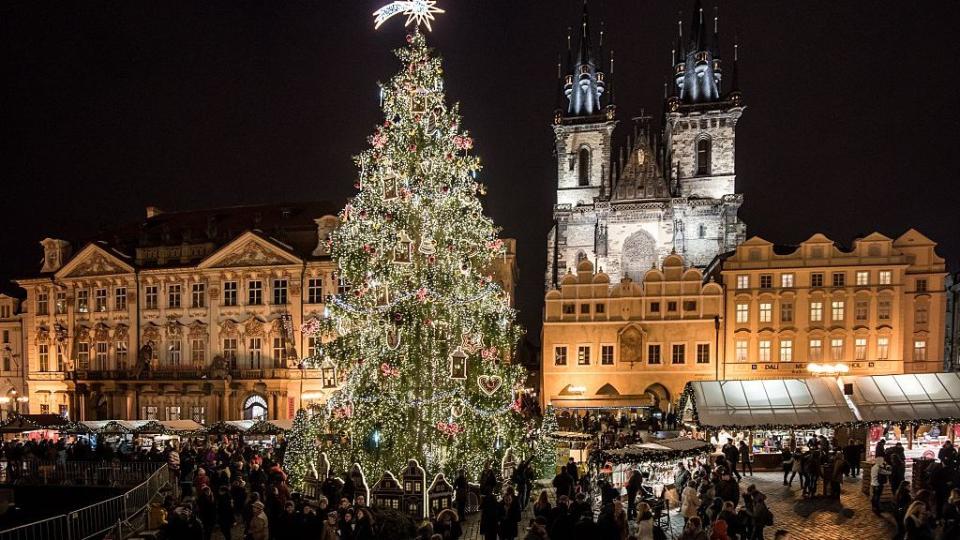 prague christmas market veranda