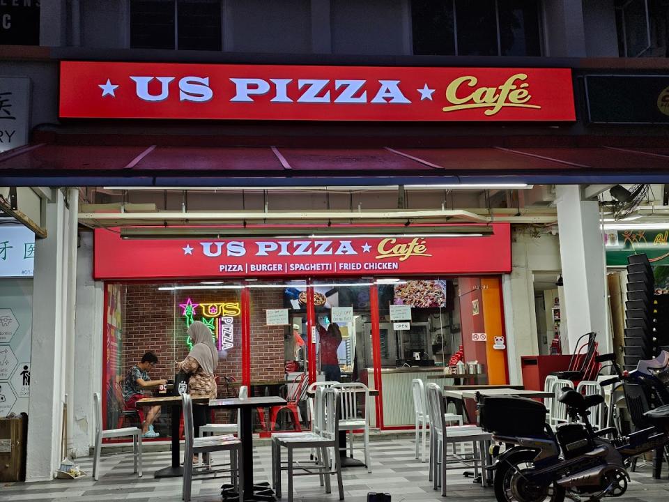 US Pizza - Storefront