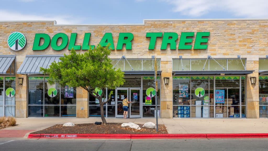 dollar tree shares drop to 1 year low after earnings announcement