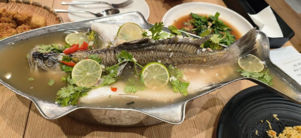 Sanook Kitchen - Steamed sea bass with chilli