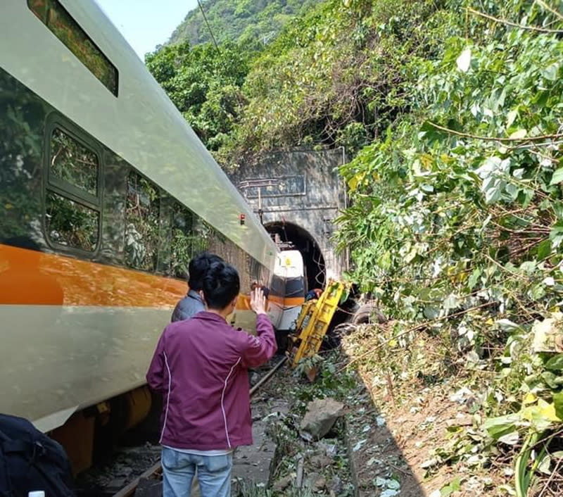 At least 36 people died and many others were injured when a train carrying 350 people derailed in a tunnel north of Hualien in eastern Taiwan on 2 April.  Source: EPA/Hualien Speedy News 