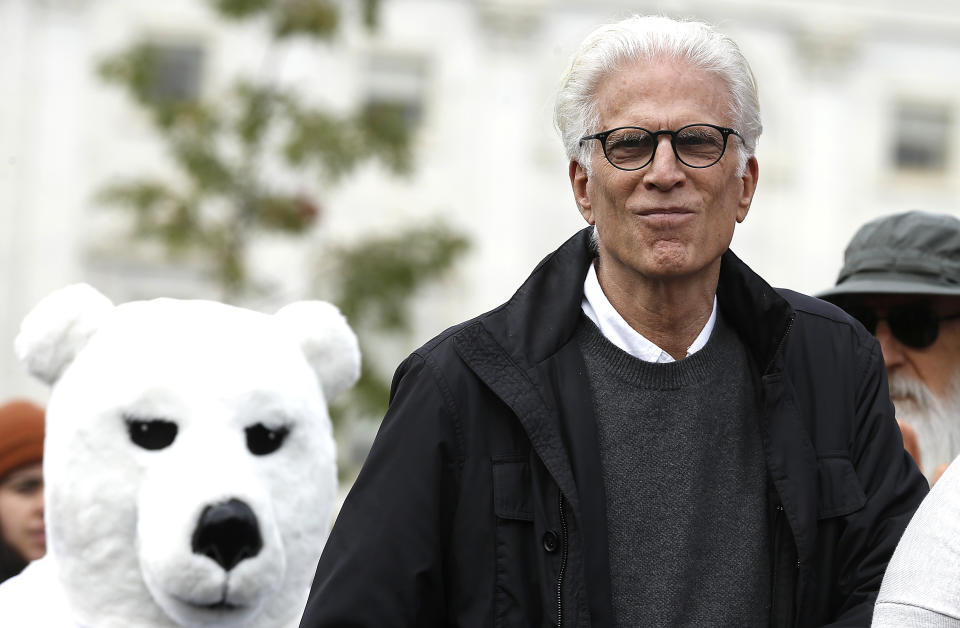 WASHINGTON, DC - OCTOBER 25:  Actor Ted Danson partecipates in the "Fire Drill Friday" Climate Change Protest on October 25, 2019 in Washington, DC .Protesters demand Immediate Action for a Green New Deal. Clean renewable energy by 2030, and no new exploration or drilling for Fossil Fuels.  (Photo by John Lamparski/Getty Images)