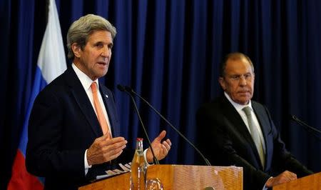 U.S. Secretary of State John Kerry and Russian Foreign Minister Sergei Lavrov hold a press conference following their meeting in Geneva, Switzerland where they discussed the crisis in Syria September 9, 2016. REUTERS/Kevin Lamarque