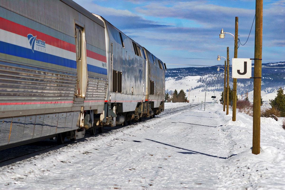 In 'Snowpiercer,' the Train Trip to End All Train Trips - The New York Times