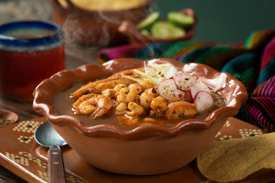 Pozole mar y tierra, pozole de camarones