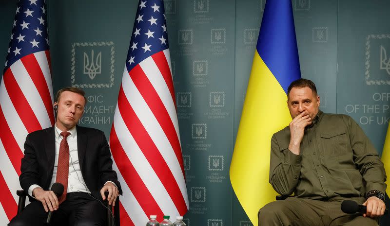 White House National Security Advisor Sullivan and Head of Ukraine's Presidential Office Yermak attend a news briefing in Kyiv