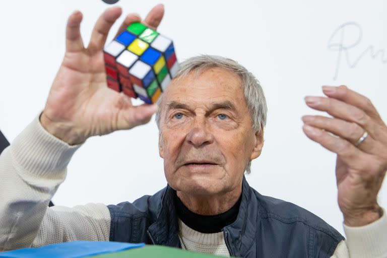 Erno Rubik, creador del cubo mágico