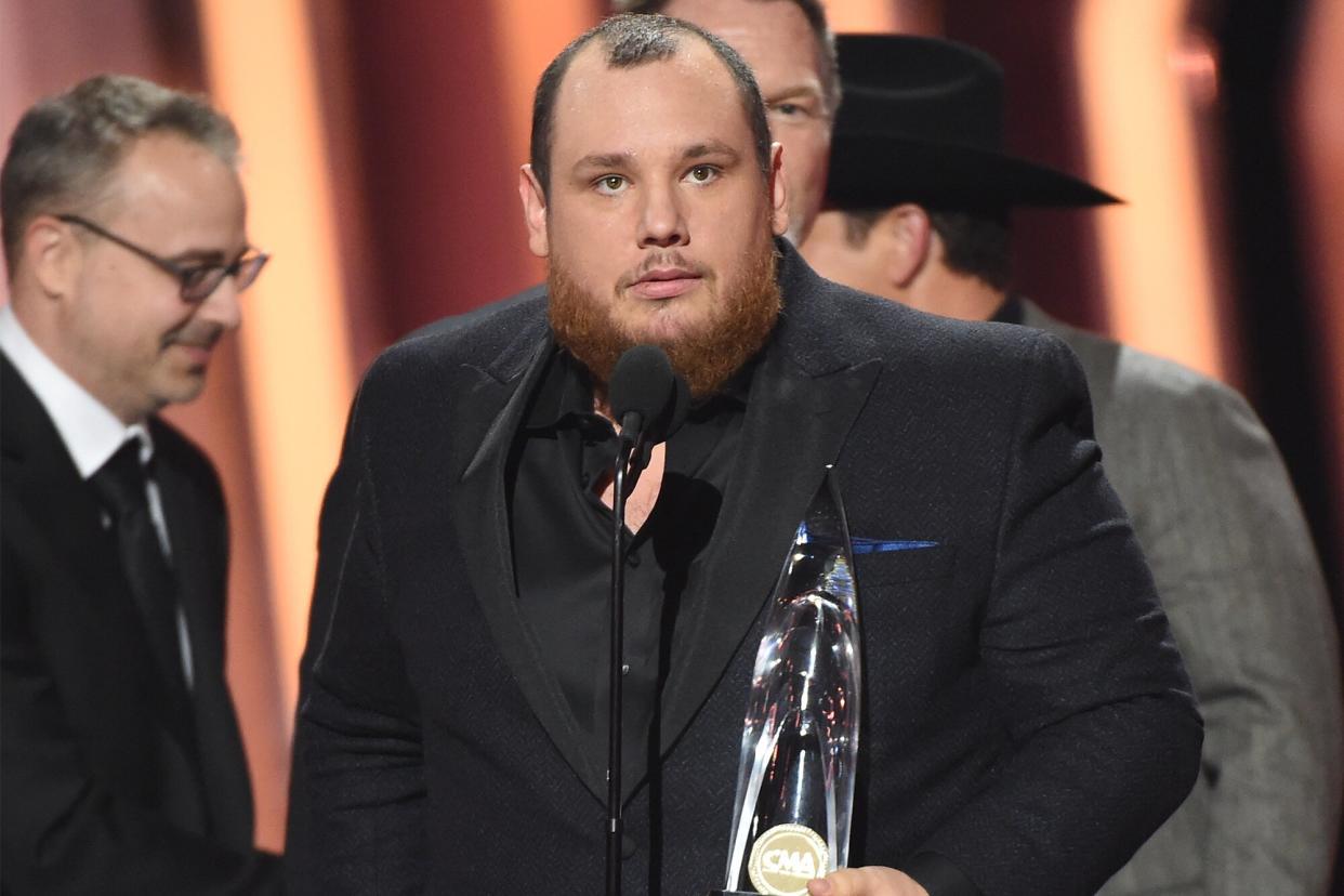 LUKE COMBS The 56th Annual CMA Awards, Country Musics Biggest Night, hosted by Luke Bryan and Peyton Manning, airs LIVE from Nashville WEDNESDAY, NOV. 9