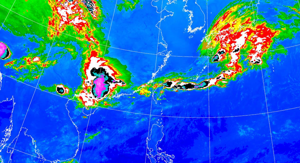 今（18日）鋒面通過，北部及東北部地區天氣稍轉涼。（圖取自中央氣象署網站）