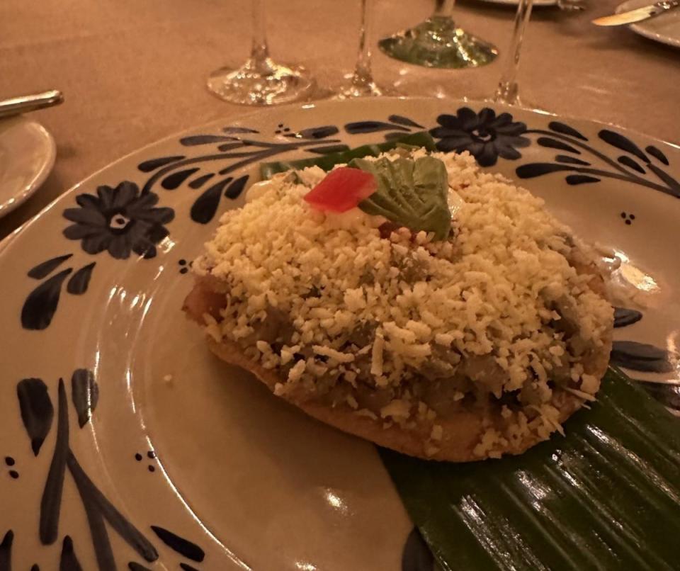 tostada de pata de res