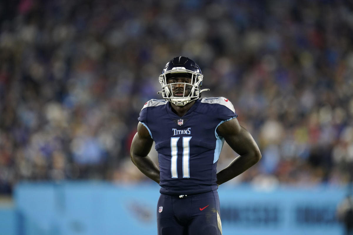 AJ Brown injury: Titans WR suffers chest injury in Week 11, but