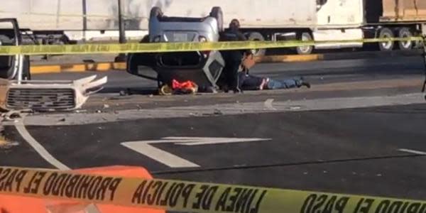 VIDEO: Policía tranquiliza a hombre que perdió a su esposa en un accidente 