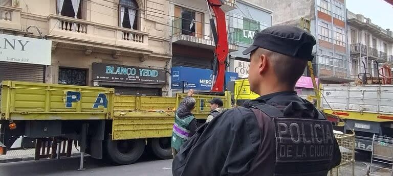 Desalojaron un edificio en Balvanera porque, según dijeron las autoridades porteñas, había recibido más de 40 denuncias por hechos de inseguridad